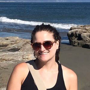 Meet your Posher, Stephanie